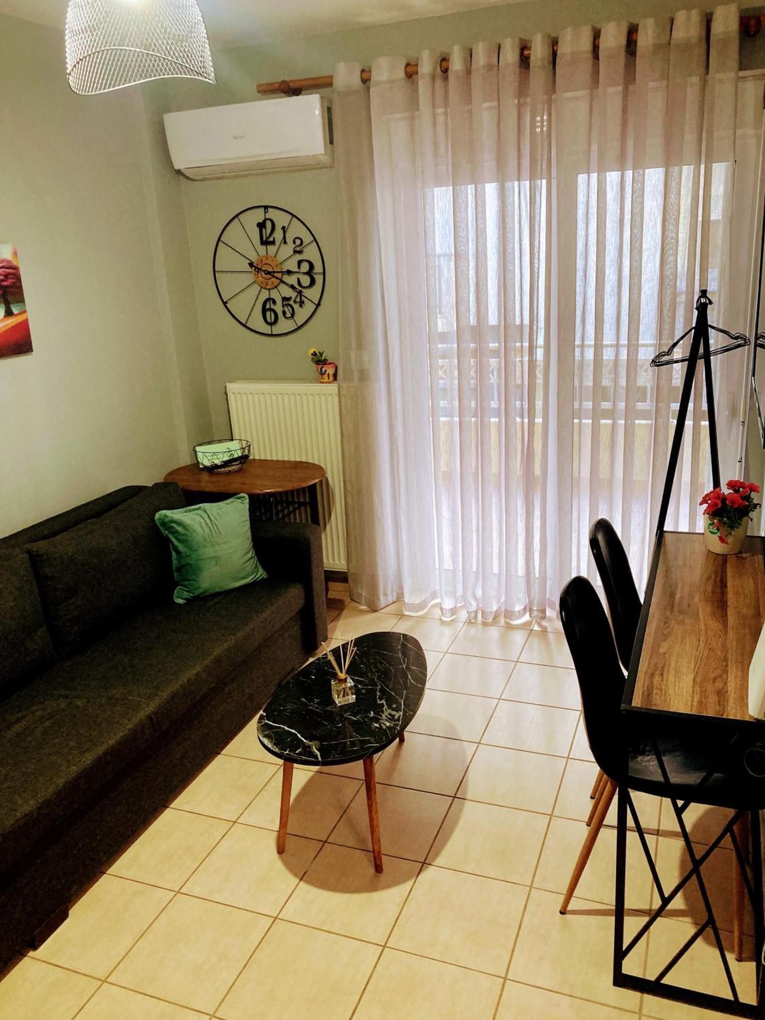 M.O.M.'S Apartment Александруполис Екстериор снимка